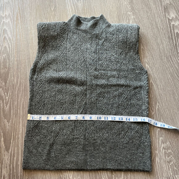 L’Agence Sweater Vest Extra Small Pullover With Shoulder Pads Gray - Picture 9 of 10